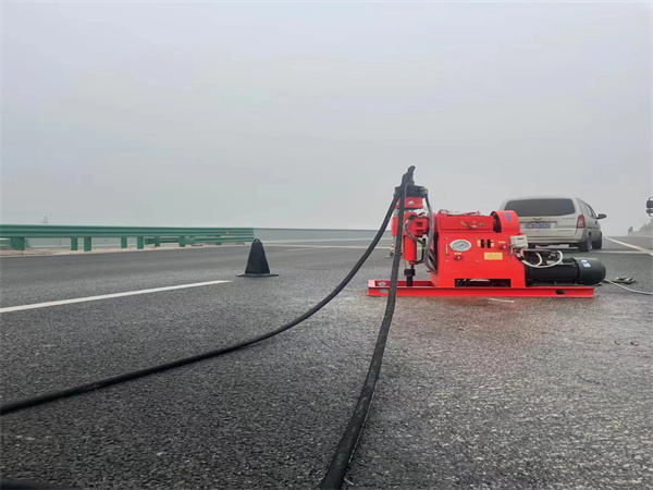 长倘口镇马路路基路面开裂下沉注浆加固灌浆