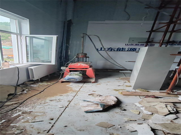 长倘口镇地基基础下沉墙体裂缝加固注浆顶升施工